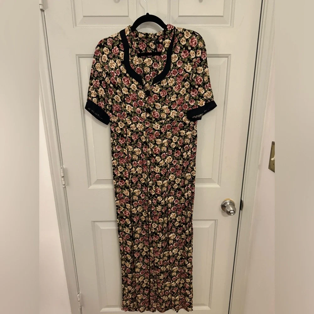 Short Sleeve Floral Jumpsuit Size 10